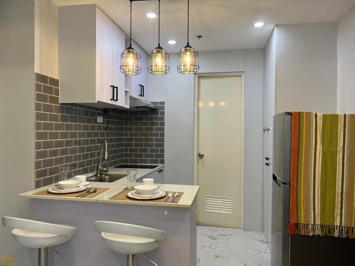 Chic, Modern , Minimalist Design At The Loop Condo Tower Cagayán de Oro Exterior foto