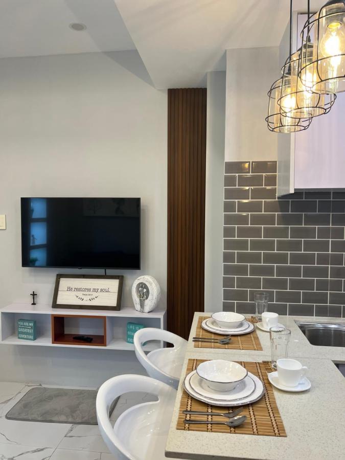 Chic, Modern , Minimalist Design At The Loop Condo Tower Cagayán de Oro Exterior foto